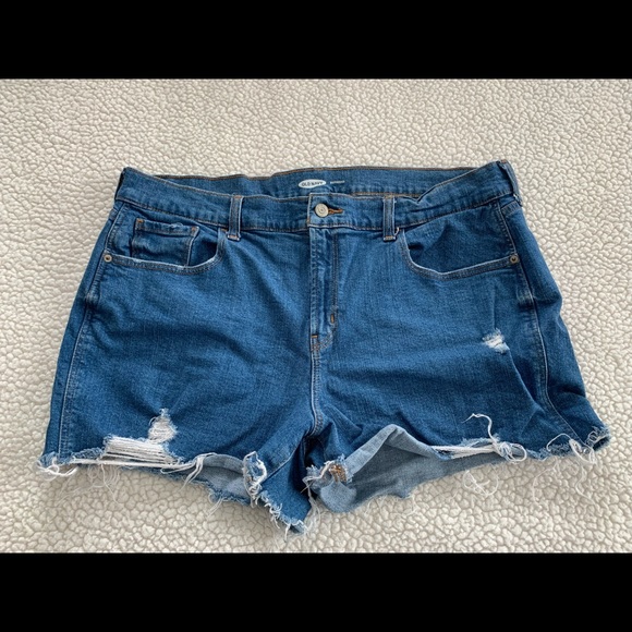 Old navy boyfriend shorts - Picture 1 of 5